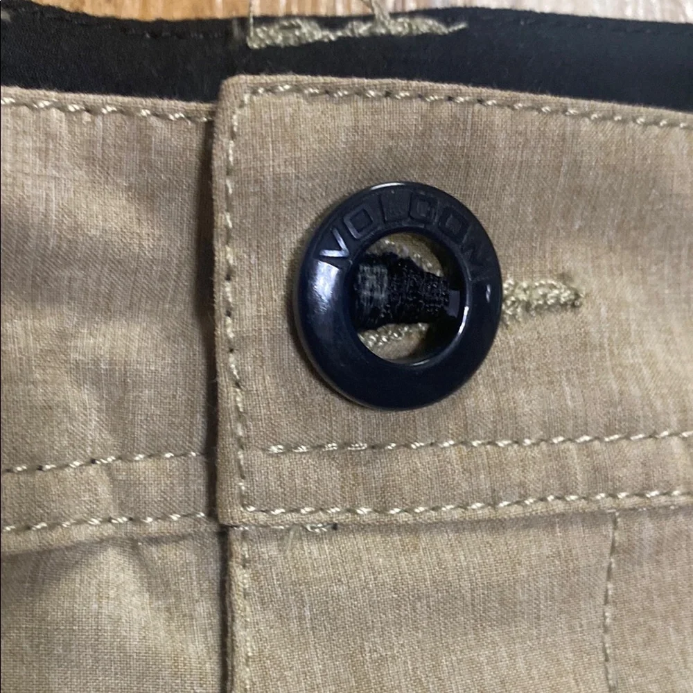 Volcom tan shorts size 38